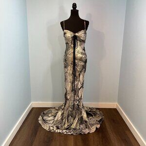 Alberto Makali size 8 glamorous evening dress